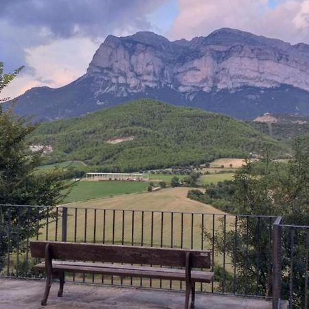 شقة Preciosas Vistas A La Montana, Luminoso Y Acogedor El Pueyo de Araguás المظهر الخارجي الصورة