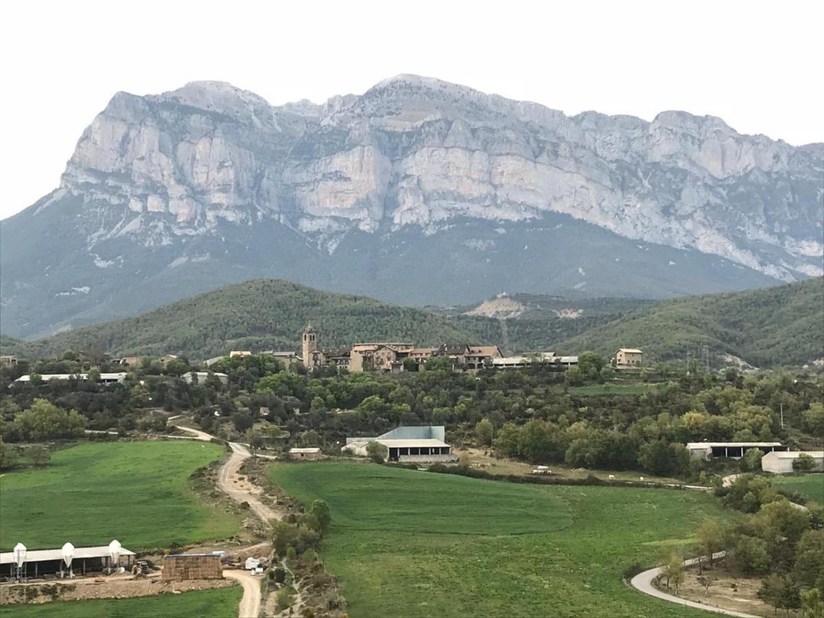 شقة Preciosas Vistas A La Montana, Luminoso Y Acogedor El Pueyo de Araguás المظهر الخارجي الصورة